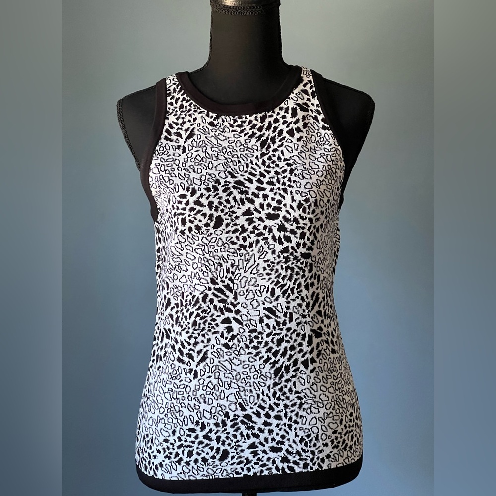 New White House Black Market Sleeves Sweater Top sz S. No tags.